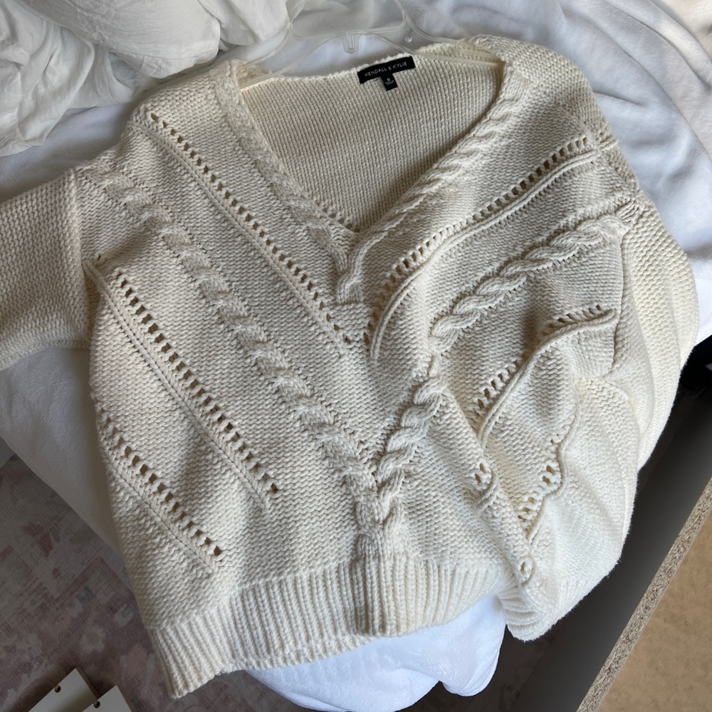 CREAM KENDALL AND KYLIE SWEATER